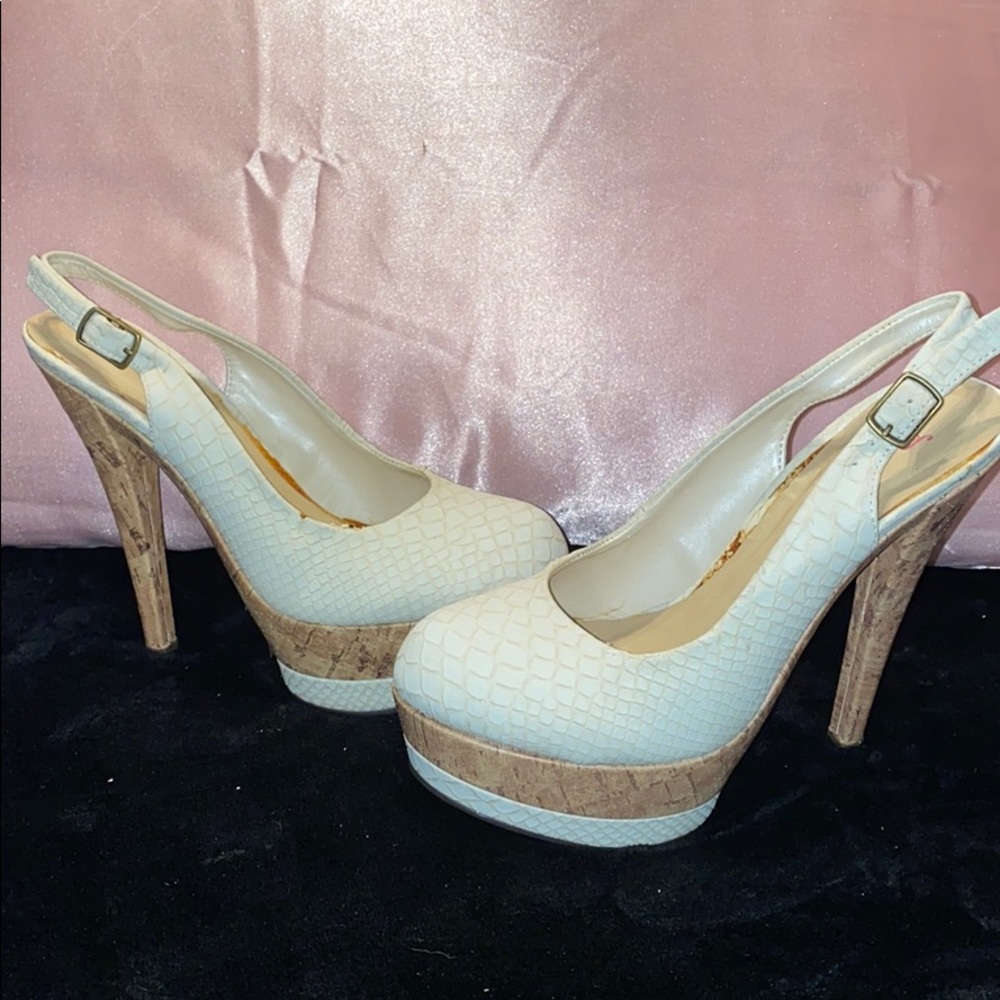 Snake print white and wooden elegant high heels